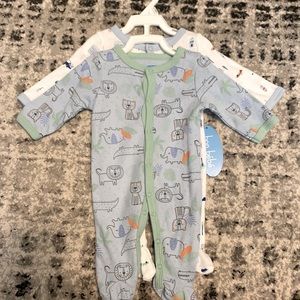 NWT. 3 pieces sold together. 0-3 month sleepers.